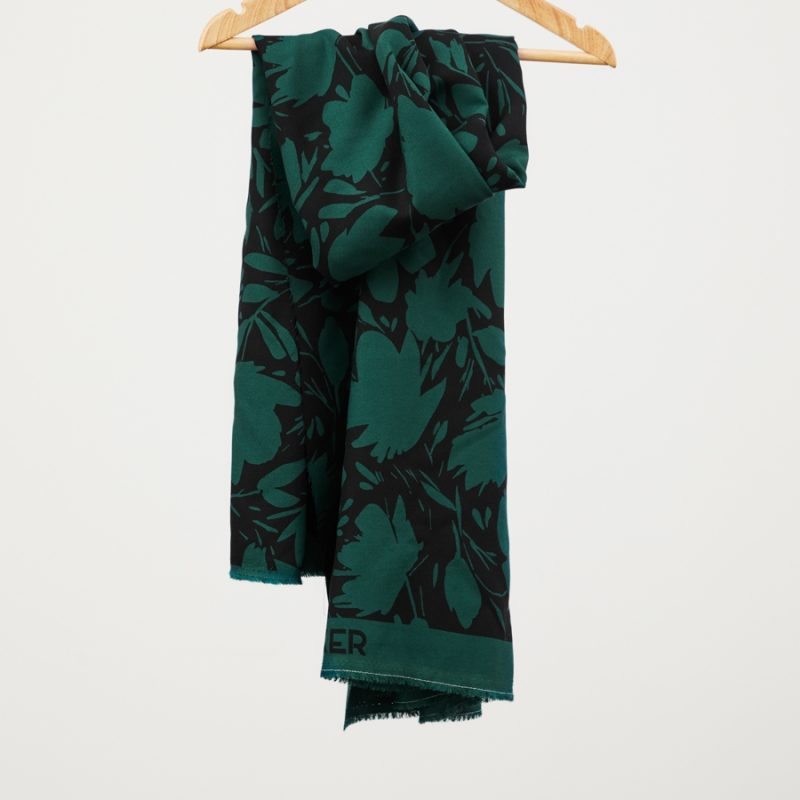 Crêpe de viscose grandes fleurs vertes sur fond noir