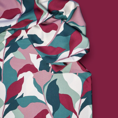 Crêpe de viscose à motif feuilles multicolores fond vert