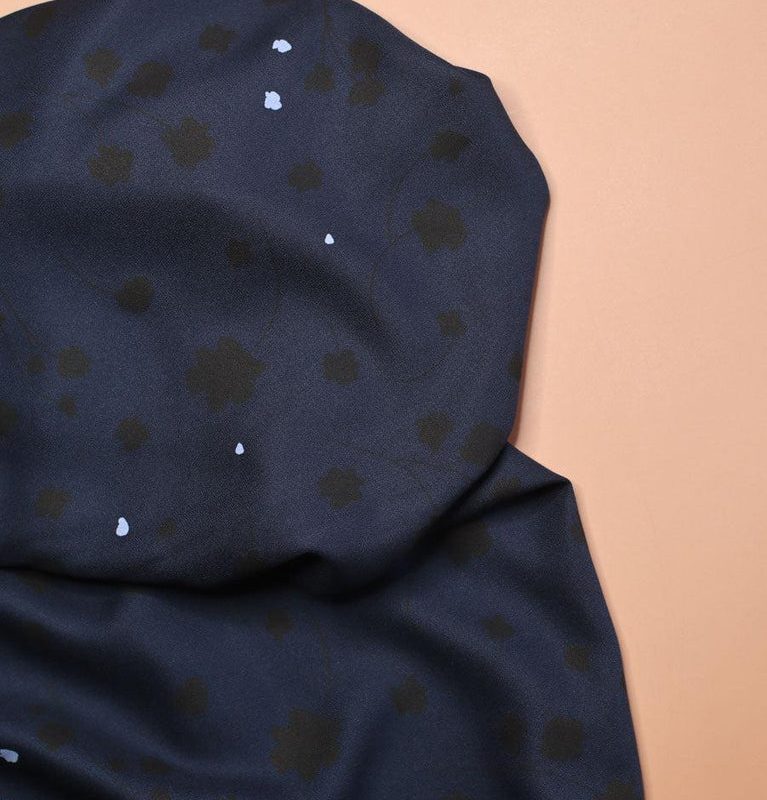 Crêpe de viscose à motif Florette marine