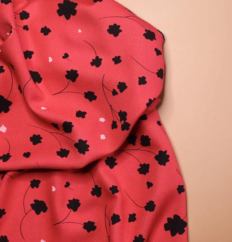 Crêpe de viscose à motif Florette rouge