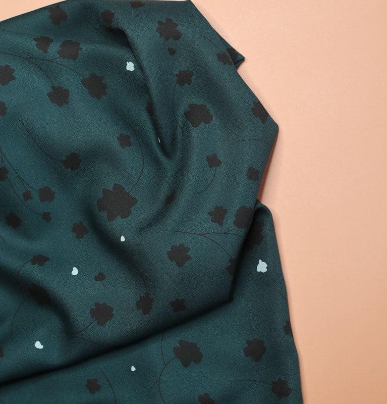 Crêpe de viscose à motif Florette vert