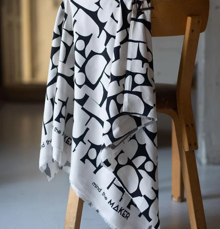 Crêpe de viscose à motif abstrait blanc