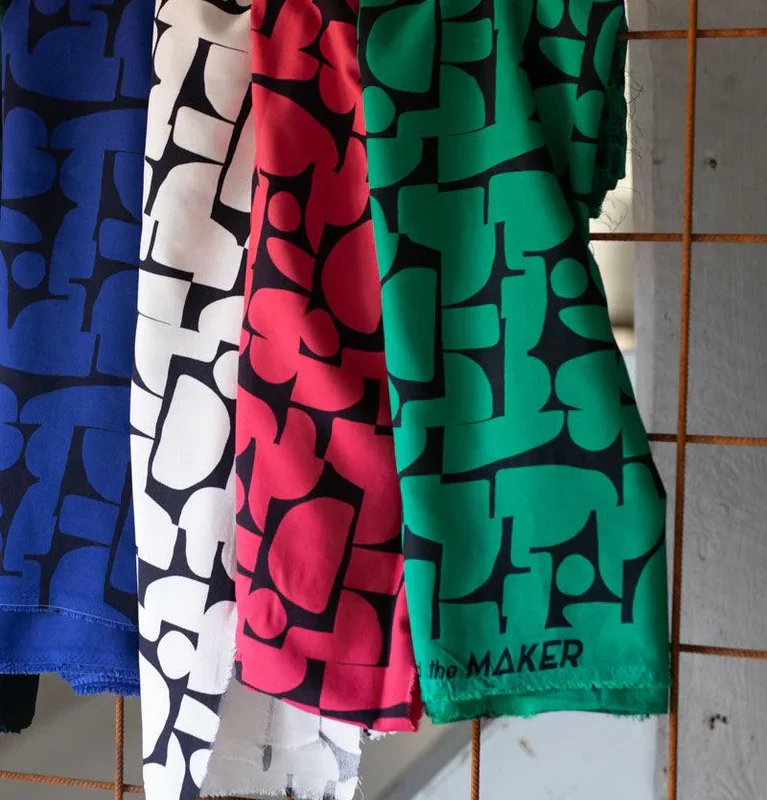 Crêpe de viscose à motif abstrait vert