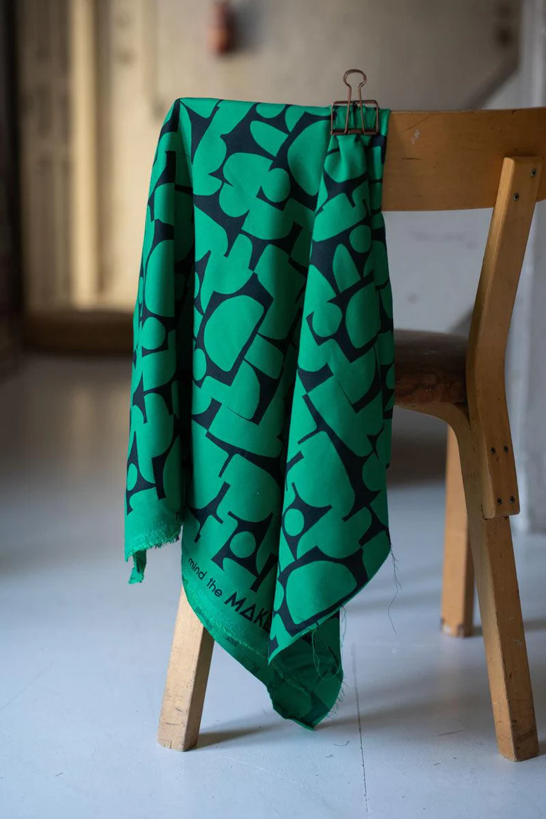 Crêpe de viscose à motif abstrait vert